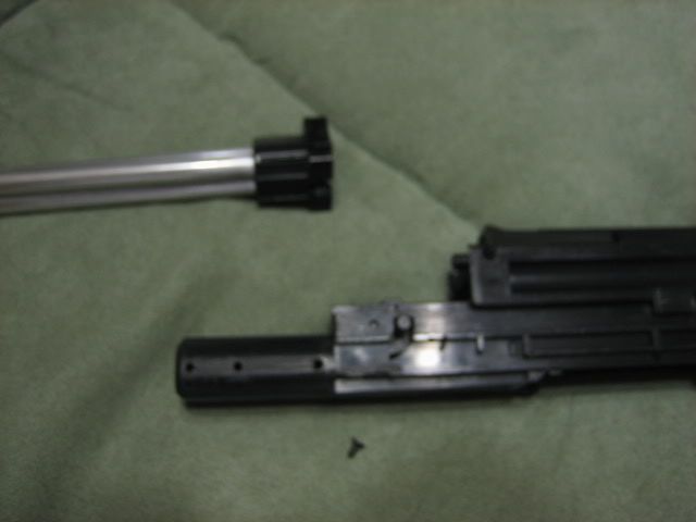 http://i8.photobucket.com/albums/a1/aznriptide859/Airsoft/TM%20M3%20Super%2090%20Disassembly%20Pics/IMG_4015.jpg