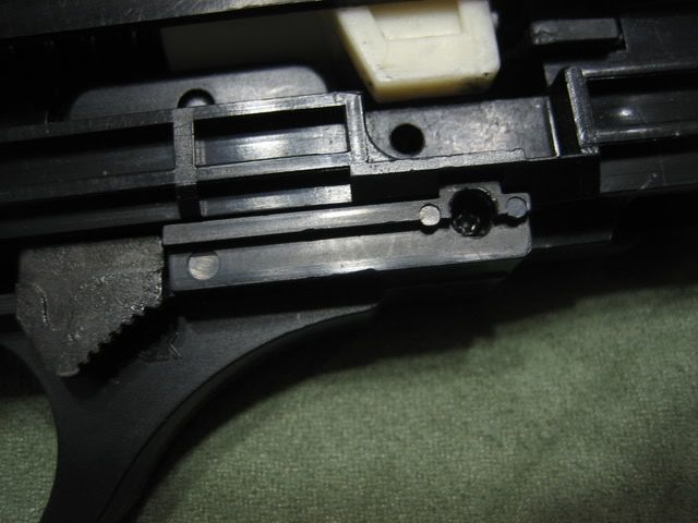 http://i8.photobucket.com/albums/a1/aznriptide859/Airsoft/TM%20M3%20Super%2090%20Disassembly%20Pics/IMG_4017.jpg