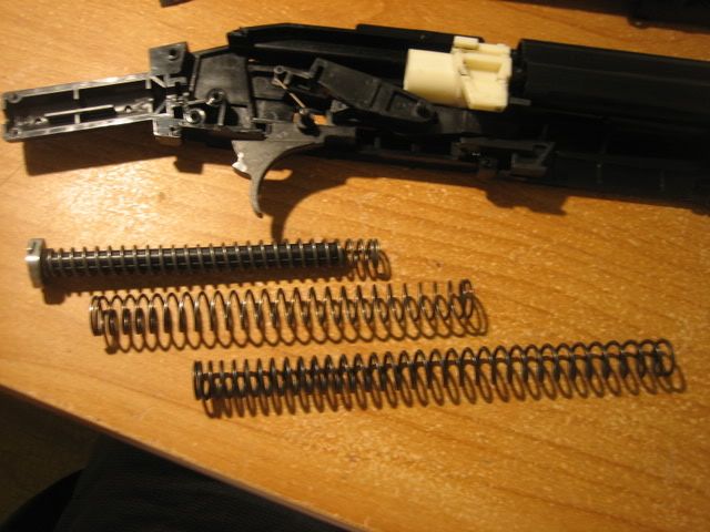 http://i8.photobucket.com/albums/a1/aznriptide859/Airsoft/TM%20M3%20Super%2090%20Disassembly%20Pics/IMG_4023.jpg