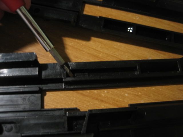 http://i8.photobucket.com/albums/a1/aznriptide859/Airsoft/TM%20M3%20Super%2090%20Disassembly%20Pics/IMG_4032.jpg