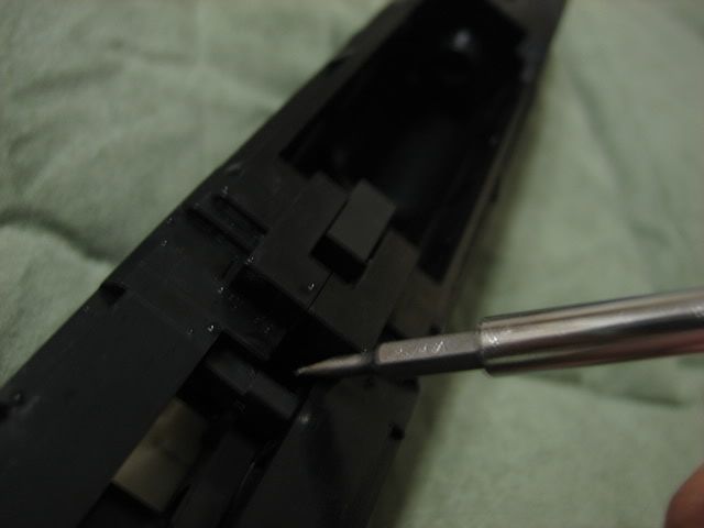 http://i8.photobucket.com/albums/a1/aznriptide859/Airsoft/TM%20M3%20Super%2090%20Disassembly%20Pics/IMG_4043.jpg