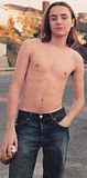 Vincent Kartheiser shirtless
