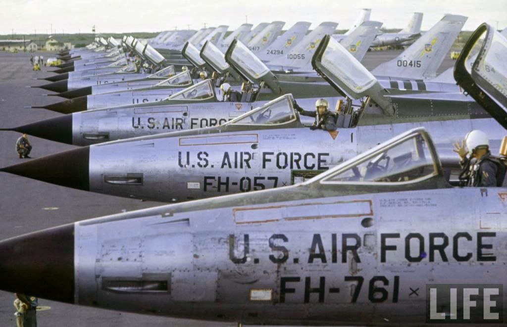 F-105s_zps767350e5.jpg