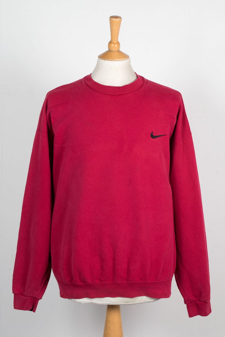 red nike sweater vintage