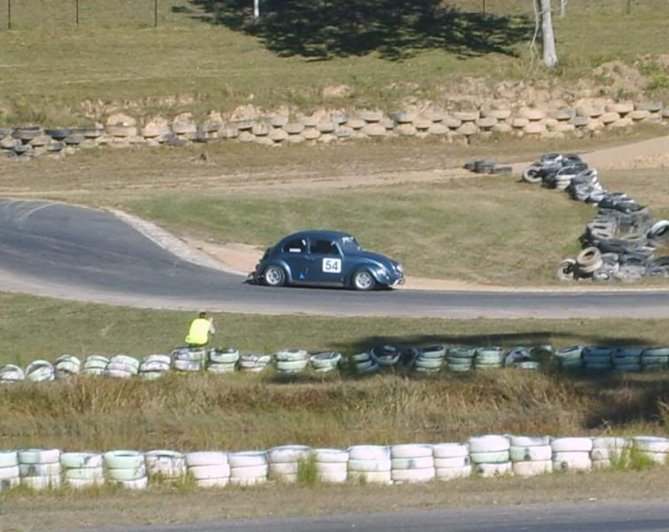 http://i8.photobucket.com/albums/a17/Aussieveedubbers/VALLA%202008/Racing/3.jpg