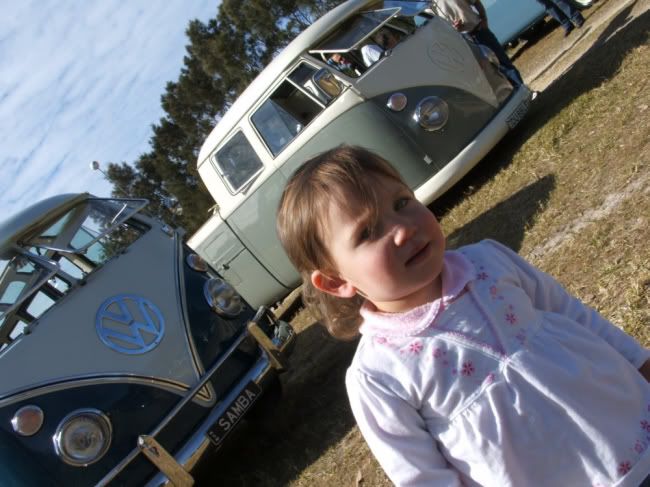 http://i8.photobucket.com/albums/a17/Aussieveedubbers/VALLA%202008/Random/valla08131cutekid.jpg