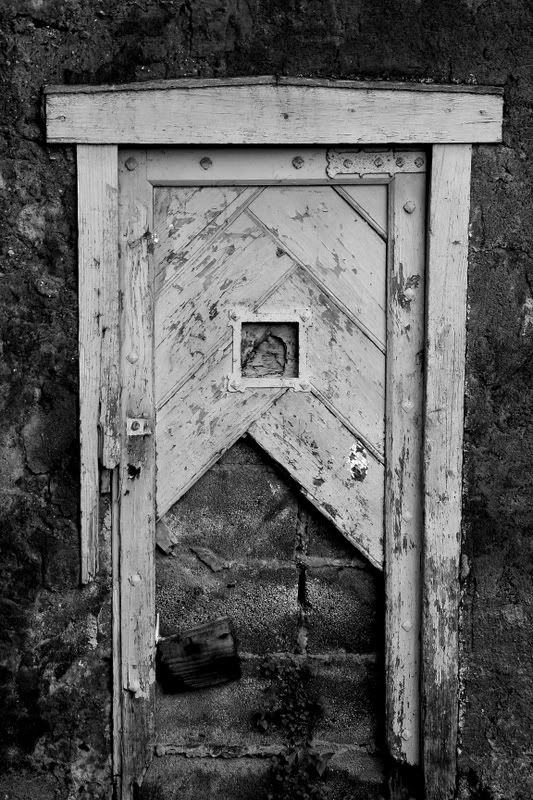 False door in Capri, Italy