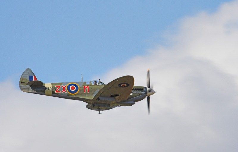 IMAGE: http://i8.photobucket.com/albums/a20/juz13/Aircraft/Spitfire.jpg