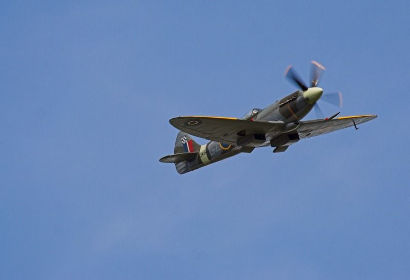 IMAGE: http://i8.photobucket.com/albums/a20/juz13/Aircraft/Spitfire2.jpg