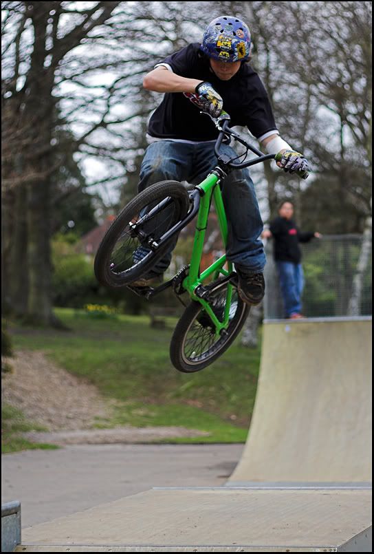 IMAGE: http://i8.photobucket.com/albums/a20/juz13/People/BMX3.jpg
