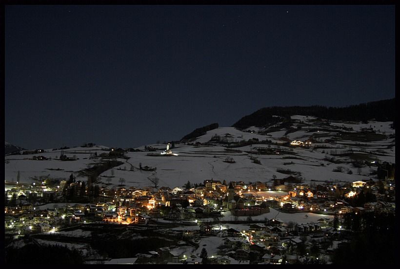 IMAGE: http://i8.photobucket.com/albums/a20/juz13/Siusi/Village.jpg