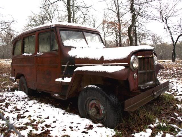 IMAGE: http://i8.photobucket.com/albums/a21/troutcane/Land%20Transports/jeep.jpg