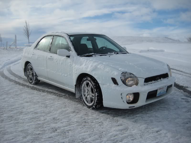 http://i8.photobucket.com/albums/a24/RidgeRebel999/Car/rs_snow_800x600.jpg