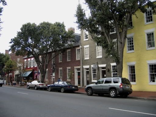 Old Town Fredericksburg. 10 min. walk...