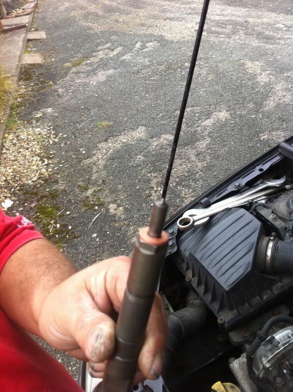 1.3 CDTI Injector Removal & Copper Washer Replacement. PT1 Vauxhall