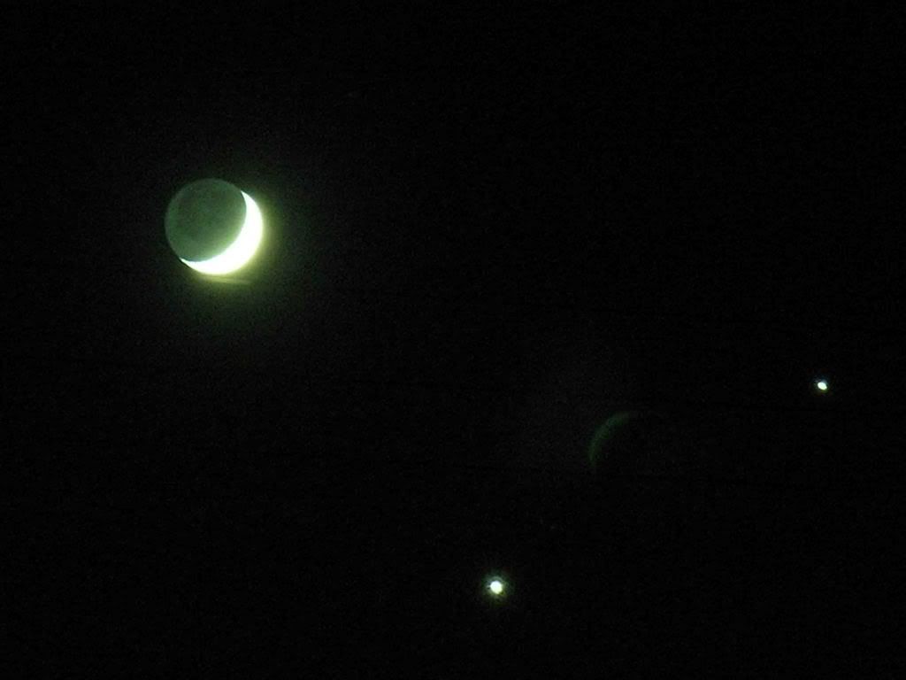Moon_Venus_Jupiter_12-1-08.jpg