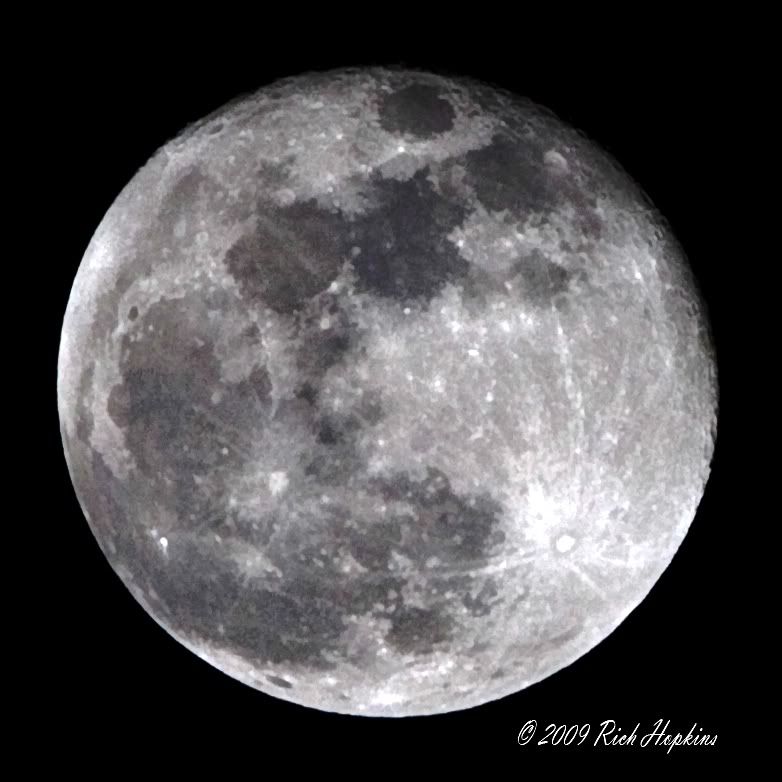 IMAGE: http://i8.photobucket.com/albums/a27/hopmedic/Moon/20090111Moon-1.jpg