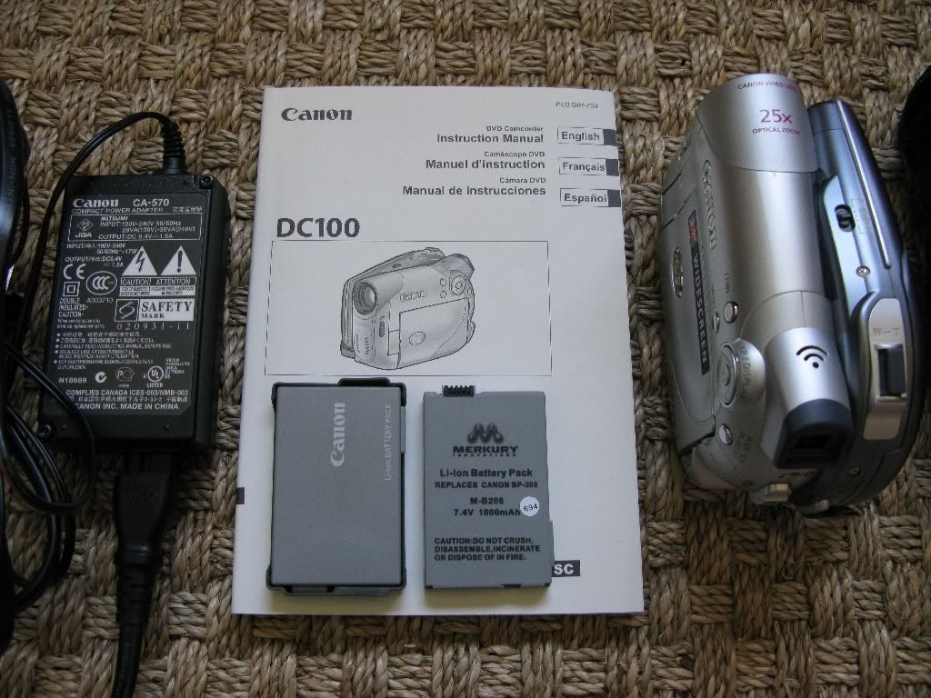 Canon DC100 DVD Digital Camcorder 25X Optical Xtra Battery Great Deal
