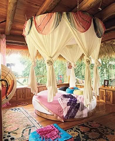 round canopy bed