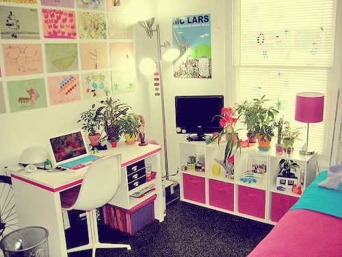 white and pink bedroom