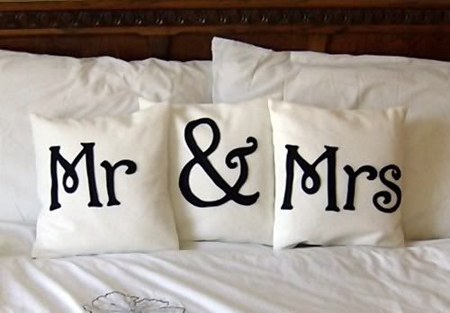 Mr & Mrs Pillows
