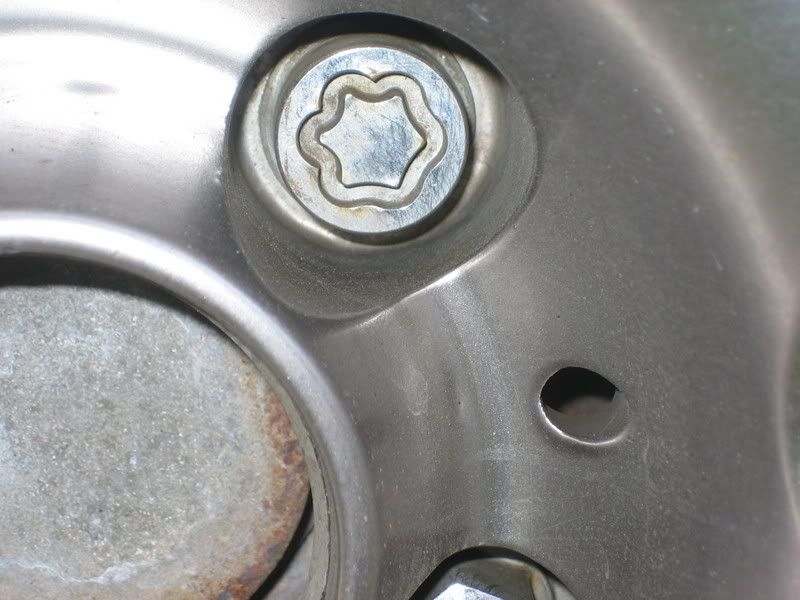 !!HELP!! Stripped Wheel KEY! How to remove lug? !!HELP!!