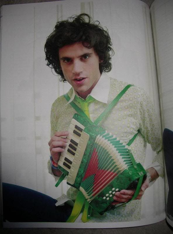 accordian2.jpg