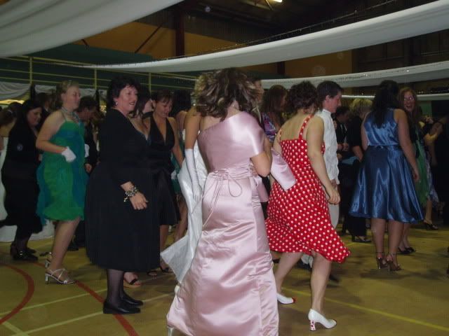 http://i8.photobucket.com/albums/a40/dadpad/debball2006040.jpg