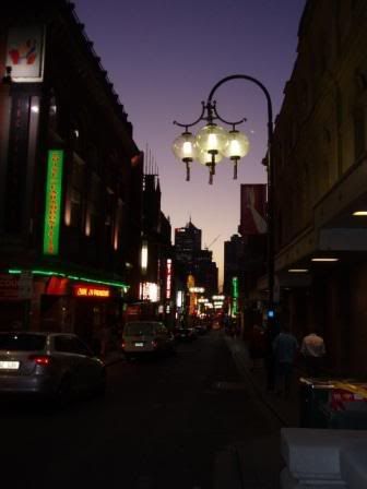 http://i8.photobucket.com/albums/a40/dadpad/spamalottrip024A.jpg