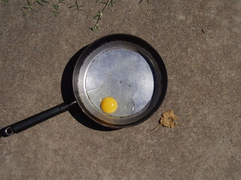 http://i8.photobucket.com/albums/a40/dadpad/summer/egg2.jpg