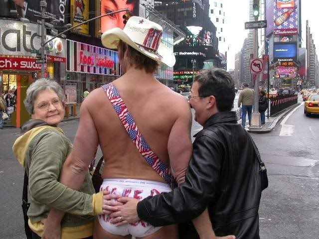Sandygrabbingass.jpg