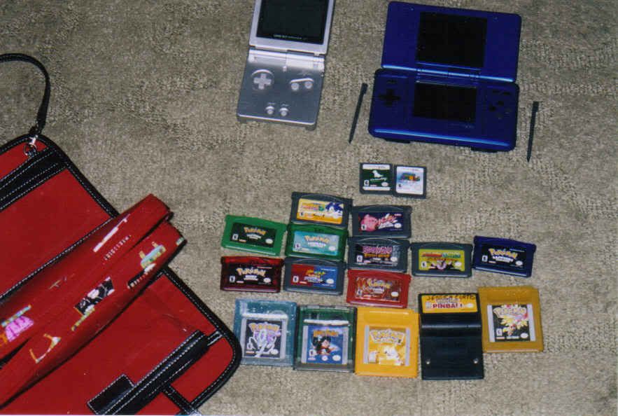 Gameboy SP, DS, their games and what I keep them in