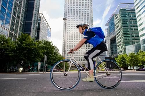 city sprint bike courier
