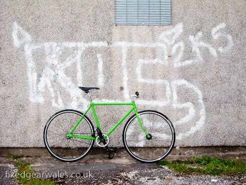 green sun worksop fixie clase graffiti