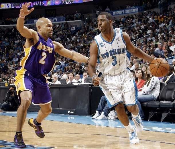 chris paul dunks on dwight howard. Dwight Howard is Eyeing Either