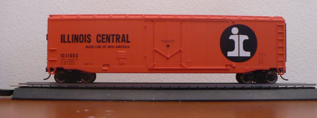 photo Illinois Central boxcar IC 11653 Walthers 050414-2_zpsfp8hpqys.jpg